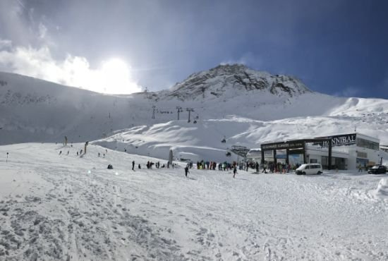 Alpské testování tisícovky lyží!